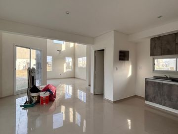 Casa en venta a estrenar- Pilar