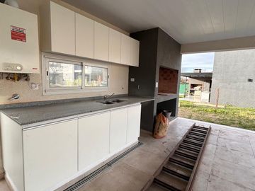 Casa en venta a estrenar- Pilar