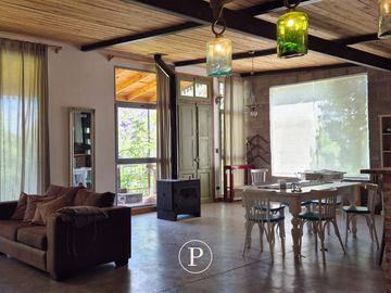 Casa de campo y cabañas en La Peregrina