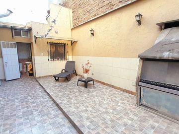 Florida Mitre - PH 4 amb al frente en Planta Baja con Patio y garaje.