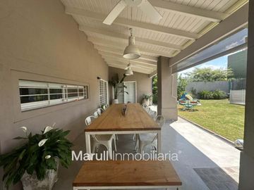 Venta Casa 4 dormitorios con pileta en Tejas 2