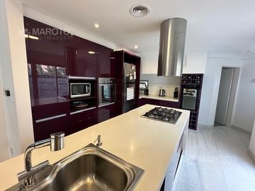 CASA EN VENTA EN BARRIO PRIVADO SEPTIEMBRE