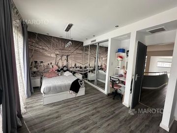 CASA EN VENTA EN BARRIO PRIVADO SEPTIEMBRE