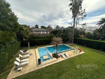 CASA EN VENTA EN BARRIO PRIVADO SEPTIEMBRE