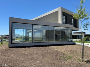 Casa a la Laguna en Santa Ana Villanueva