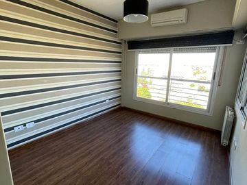 Departamento  de categoría en venta de 4 ambientes con cochera y baulera - Wilde