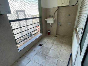 Departamento  de categoría en venta de 4 ambientes con cochera y baulera - Wilde