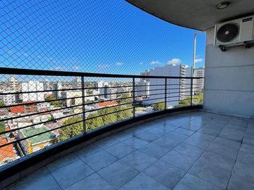 Departamento  de categoría en venta de 4 ambientes con cochera y baulera - Wilde