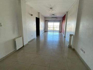 Departamento  de categoría en venta de 4 ambientes con cochera y baulera - Wilde