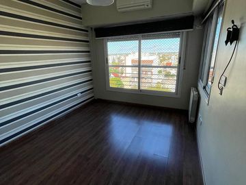 Departamento  de categoría en venta de 4 ambientes con cochera y baulera - Wilde