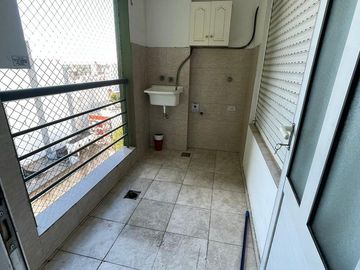 Departamento  de categoría en venta de 4 ambientes con cochera y baulera - Wilde