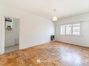 Venta - Departamento 3 ambientes - Balcón saliente - Zona Plaza Mitre