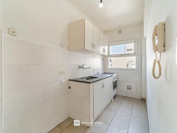 Venta - Departamento 3 ambientes - Balcón saliente - Zona Plaza Mitre