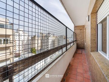 Venta - Departamento 3 ambientes - Balcón saliente - Zona Plaza Mitre