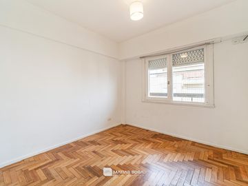 Venta - Departamento 3 ambientes - Balcón saliente - Zona Plaza Mitre
