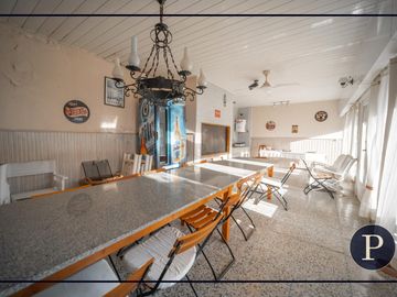 Chalet de estilo de barrio Stella Maris