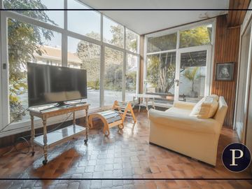 Chalet de estilo de barrio Stella Maris