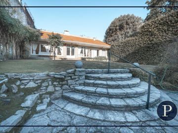 Chalet de estilo de barrio Stella Maris