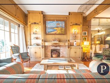 Chalet de estilo de barrio Stella Maris