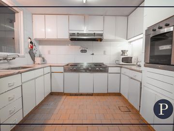 Chalet de estilo de barrio Stella Maris