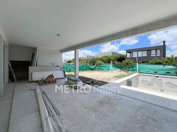 Casa en venta con 3 suites en Castaños, Nordelta