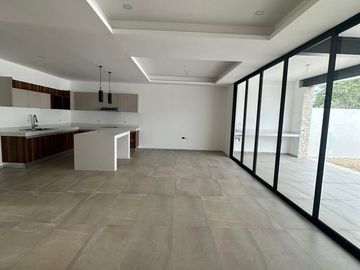 Casa en Venta en privada Tamora en Conkal, Yucatán.