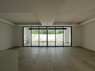 Casa en Venta en privada Tamora en Conkal, Yucatán.