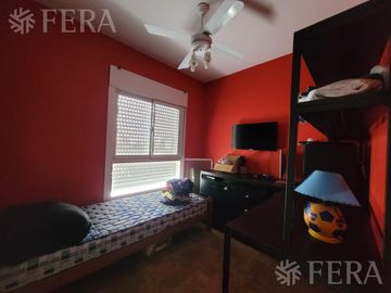 Venta departamento 4 ambientes con balcón en Wilde