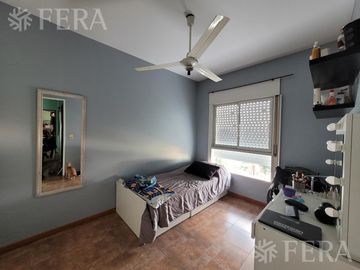 Venta departamento 4 ambientes con balcón en Wilde