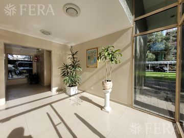Venta departamento 4 ambientes con balcón en Wilde