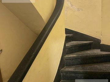 Venta interesante y solida casa para actualizar en La Lucila , vias a Libertador.