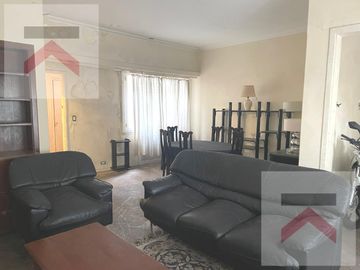 Venta interesante y solida casa para actualizar en La Lucila , vias a Libertador.