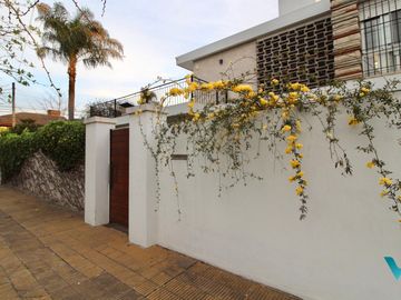 Casa en venta Ituzaingo, Villa Ariza  4 dormitorios con Parq