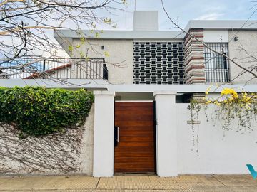 Casa en venta Ituzaingo, Villa Ariza  4 dormitorios con Parq