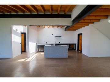 CV CASA CON VISTA AL LAGO, AVNDARO (ML)