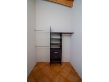 CV CASA CON VISTA AL LAGO, AVNDARO (ML)