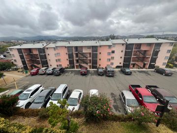 Se Vende Amplio Departamento en Belloto 2000