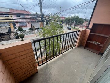 Se Vende Amplio Departamento en Belloto 2000