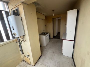 Se Vende Amplio Departamento en Belloto 2000