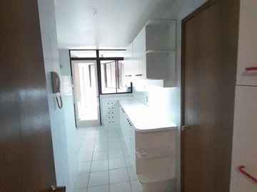 SE VENDE AMPLIO DEPARTAMENTO EN CARMEN SYLVA