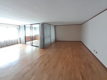 SE VENDE AMPLIO DEPARTAMENTO EN CARMEN SYLVA