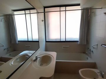 SE VENDE AMPLIO DEPARTAMENTO EN CARMEN SYLVA