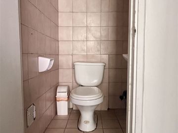 Local Comercial en Venta en Agustinas con San Antonio