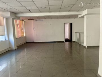 Local Comercial en Venta en Agustinas con San Antonio