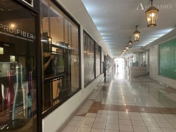 Local Comercial en Venta en Agustinas con San Antonio