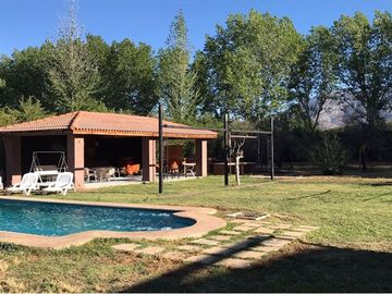 Venta hermosa parcela de agrado en Pirque