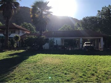 Venta hermosa parcela de agrado en Pirque