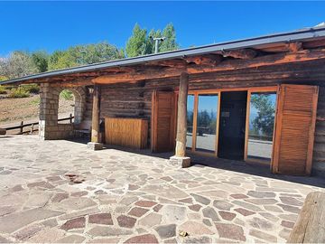 PATRIMONIAL REFUGIO CON AMPLIO TERRENO FARELLONES