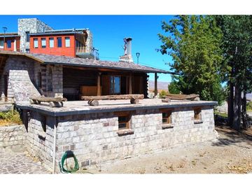 PATRIMONIAL REFUGIO CON AMPLIO TERRENO FARELLONES