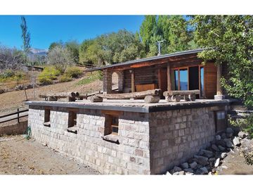 PATRIMONIAL REFUGIO CON AMPLIO TERRENO FARELLONES